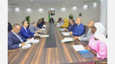 الوزير الأول يترأس اجتماعا للجنة المكلفة بتحسين القدرة التنافسية للاقتصاد وتنوعه