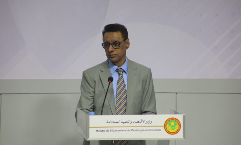 وزير الاقتصاد يؤكد: موريتانيا بحاجة إلى وقت للاستفادة من موارد الغاز