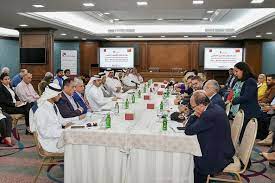 وفد مغربي في قطر يبحث تكثيف الاستثمارات بين الرباط والدوحة