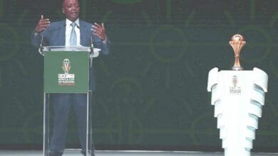 كاف يحذر الحكام من التلاعب بنتائج مباريات كأس أفريقيا