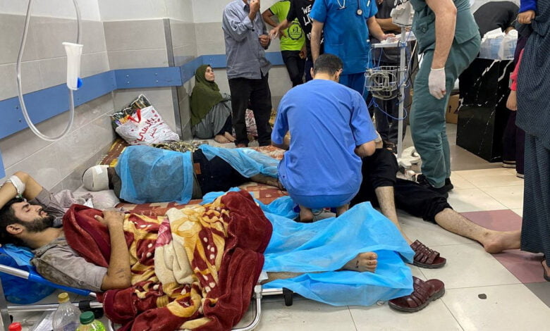 13 مجزرة جديدة في غزة ومستشفى ناصر يخرج عن الخدمة