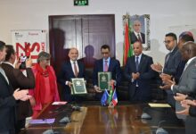 وزير الاقتصاد يوقع على اتفاقية بقيمة 40 مليون يورو مع السفير الفرنسي ببلادنا