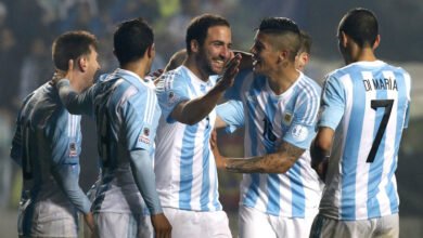 مدرب فريق تشيلسي يطلق تحذيرًا لحكام نهائي كأس الرابطة بشأن "التحيز" المحتمل لصالح فريق ليفربول