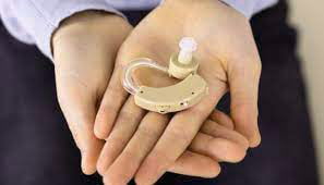 ما هي ‫الطريقة الصحيحة لتنظيف سماعة الأذن الطبية؟