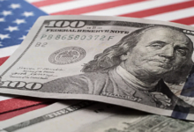 سوق العملات تترقب خطاب رئيس الفدرالي الأميركي والبتكوين تنتعش