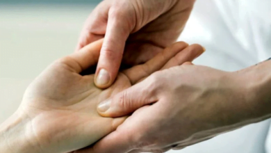 ‫ما أسباب الشعور بوخز في اليد؟