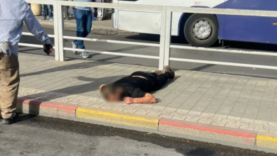 إصابة إسرائيلييْن واستشهاد الفاعل في عملية طعن ببئر السبع
