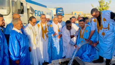 النائب السالك ولد حادن يبادر بتوفير صهريج ماء مجاني لسكان بلدية العرية