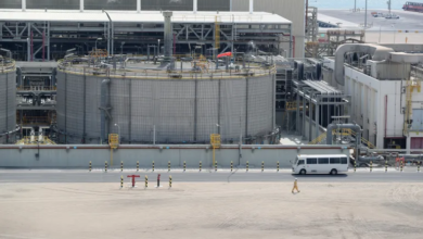 أسعار النفط بطريقها لتحقيق مكاسب أسبوعية بأكثر من 3%