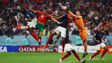 مدافع منتخب فرنسا يحذر من خطورة ضربات الرأس: تسببت في تدمير جسدي وإصابتي بارتجاج في المخ