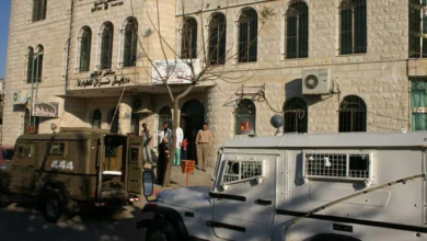 إصابة إسرائيلييْن في إطلاق نار على حافلة شرق قلقيلية