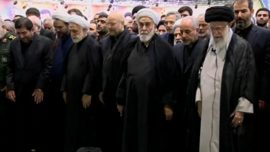 المرشد يتقدم مراسم جنازة رئيسي ورفاقه وهنية يشيد بدعم الراحلين للمقاومة