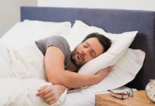 وضعية نومك قد تقصر عمرك؟