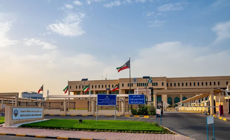 الحر والطلب يدفعان الكويت إلى قطع مؤقت للكهرباء