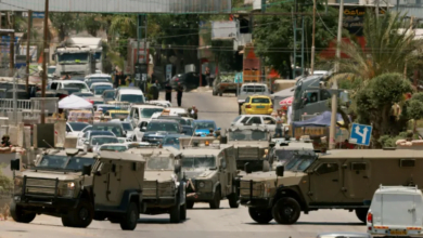 مقاتلة إسرائيلية تقصف طولكرم واعتقال 6 فلسطينيين بنابلس والخليل