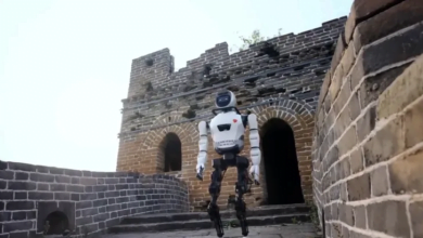 أول روبوت بالحجم البشري يتسلق سور الصين العظيم دون أن يسقط