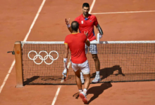 ديوكوفيتش يتفوق على نادال في مواجهة نارية في أولمبياد باريس: 6-1 و6-4 في الدور الثاني