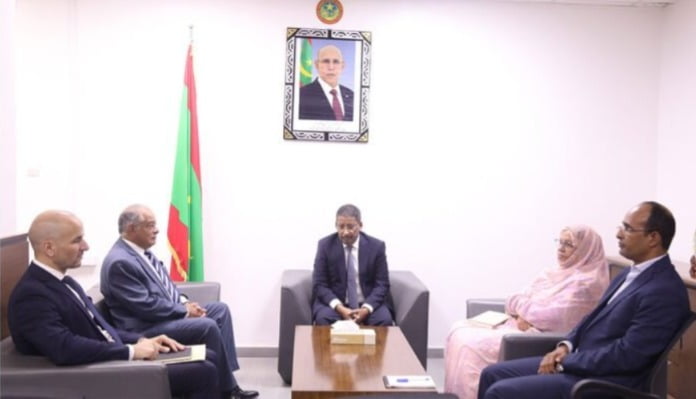 وزير التجهيز والنقل الموريتاني يبحث مع سفير الجزائر سبل تعزيز التعاون في مجال النقل والبنى التحتية