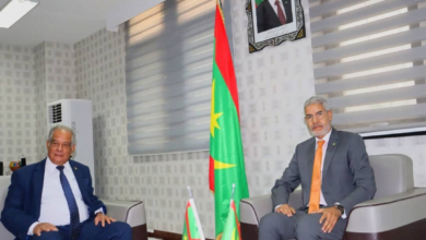 وزير الاقتصاد والمالية يستقبل السفير الجزائري المعتمد لدى بلادنا