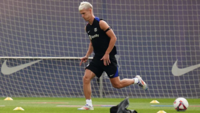 فليك يأمل في مشاركة أولمو ضد بلباو رغم عقبات تسجيل العقد