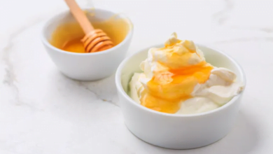 إضافة العسل إلى الزبادي: تعزيز للبكتيريا النافعة وصحة الجهاز الهضمي