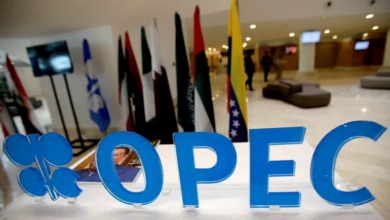 أوبك تخفض توقعات نمو الطلب على النفط لعام 2024 وسط تراجع أسعار الخام إلى أدنى مستوى منذ 2021