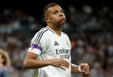 إصابة كيليان مبابي في مباراة ألافيس وغيابه المحتمل عن الديربي ومباريات دوري الأبطال