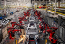 إدارة بايدن تكثف جهودها لحماية صناعة السيارات الأميركية من هيمنة الصين