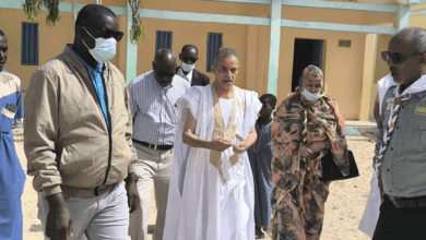 النائب والعمدة القاسم ولد بلالي يشرف على انطلاقة عملية تنظيف وتعقيم المدارس الابتدائية ورياض الأطفال في نواذيبو استعداداً للعام الدراسي الجديد