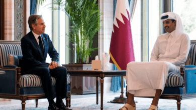 أمير قطر ووزير الخارجية الأميركي يبحثان جهود وقف إطلاق النار في غزة