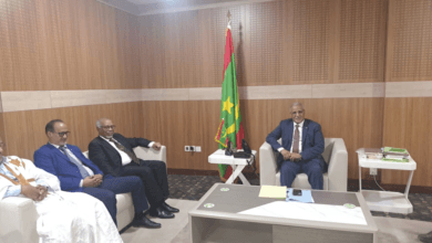 رئيس البرلمان الموريتاني يستقبل اللجنة الموحدة لمتابعة قضية الصحفي إسحاق ولد المختار ويؤكد التزام البرلمان بدعم جهود الإفراج عنه