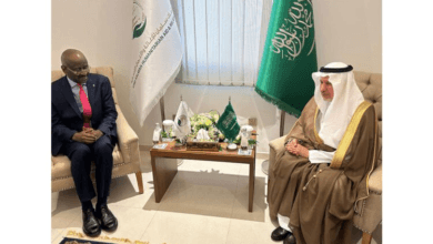 تعزيز التعاون بين موريتانيا والسعودية: لقاء وزير الخارجية الموريتاني مع المشرف العام على مركز الملك سلمان للإغاثة