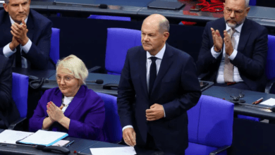 أزمة سياسية في ألمانيا بعد إقالة وزير المالية وانسحاب الحزب الليبرالي من الحكومة