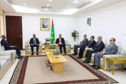 محادثات بين الوزير الأول المختار ولد اجاي ووفد من البنك الدولي لتعزيز التعاون المشترك