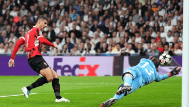 انتقادات حادة لريال مدريد بعد هزيمته أمام ميلان: ضعف الدفاع يثير السخرية في الصحافة الإسبانية