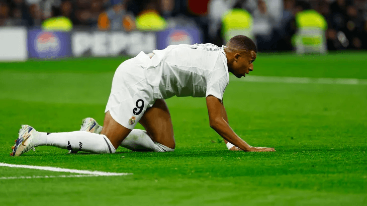ريال مدريد يواجه انتكاسة جديدة بخسارتين متتاليتين ويعاني من تراجع في الأداء