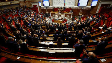 فرنسا على أعتاب أزمة سياسية: تصويت بحجب الثقة يهدد حكومة بارنييه