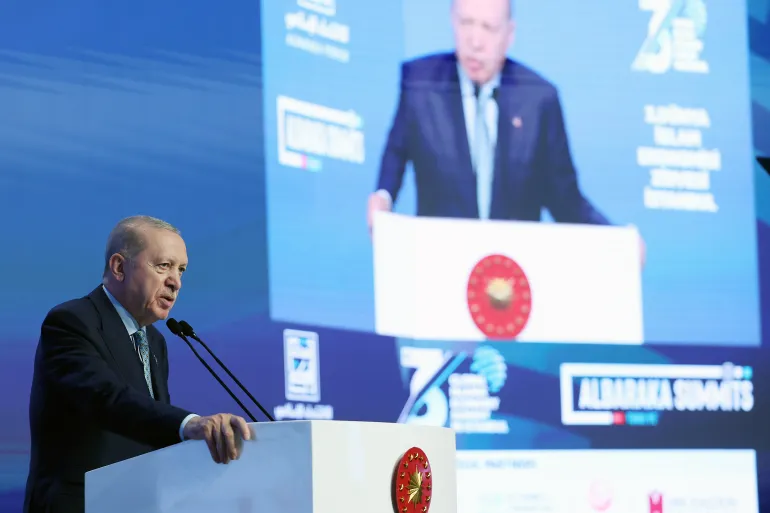 أردوغان يعلن اندماج ثلاثة بنوك إسلامية حكومية ويطرح بنك رابع للاكتتاب العام