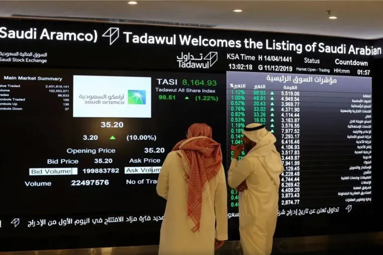 الأسواق الخليجية تتباين وسط تصاعد التوتر العسكري بين الولايات المتحدة وإيران