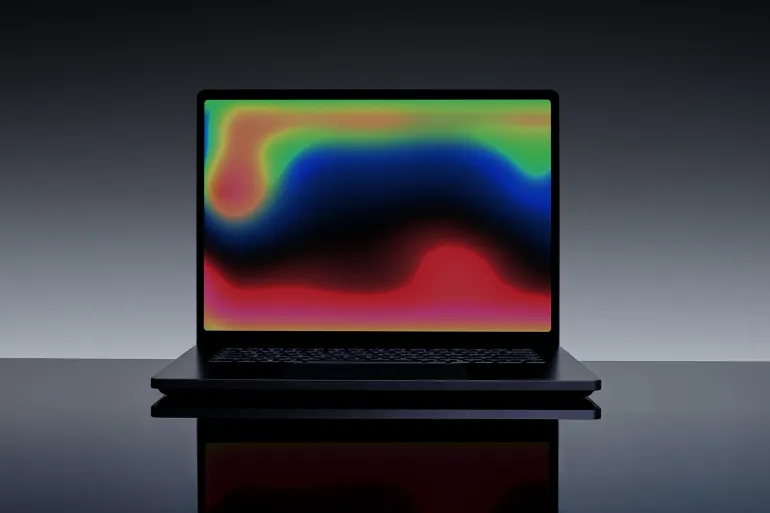 مايكروسوفت تكشف عن Surface Laptop Ultra.. أقوى حاسوب محمول في تاريخ سلسلة سيرفس