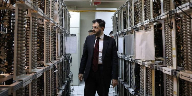 وزير الاتصالات: سوريا تقترب من إنهاء القيود التقنية الدولية والاستغناء عن خدمات الـVPN