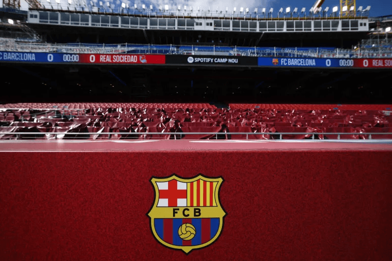 برشلونة يبرم شراكة كبرى مع مصر للطيران حتى 2029